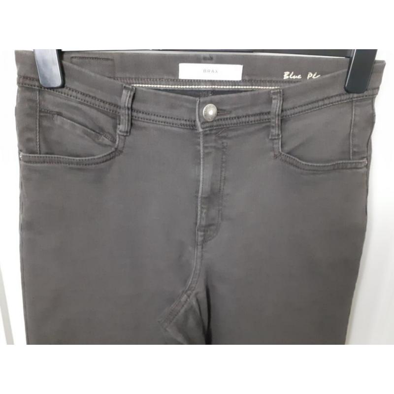 BRAX Muisgrijze spijkerbroek Maat: (B) 40 Prijs: € 3