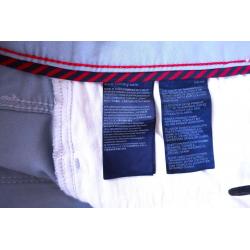 Nieuwe jeansbroek Tommy Hilfiger. Maat 27.