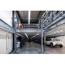 autolift etage magazijn goederen takel