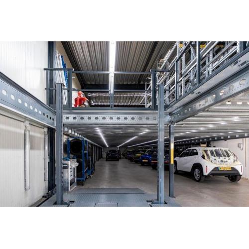 autolift etage magazijn goederen takel