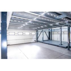 autolift etage magazijn goederen takel