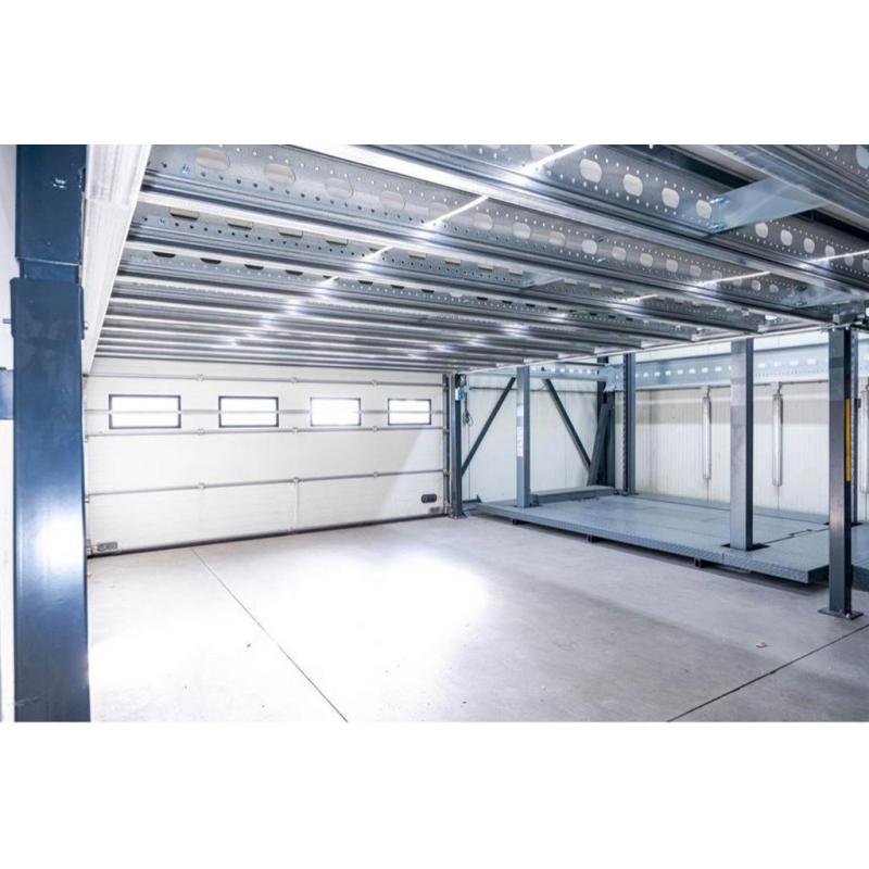 autolift etage magazijn goederen takel