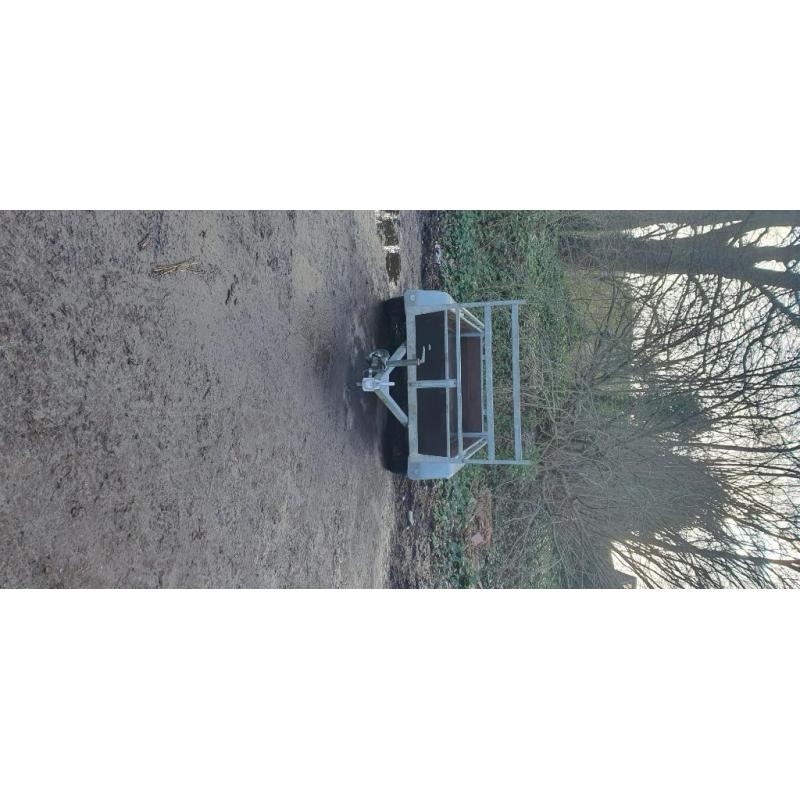 Remorque double essieux 750kg 2.58m/1.30m