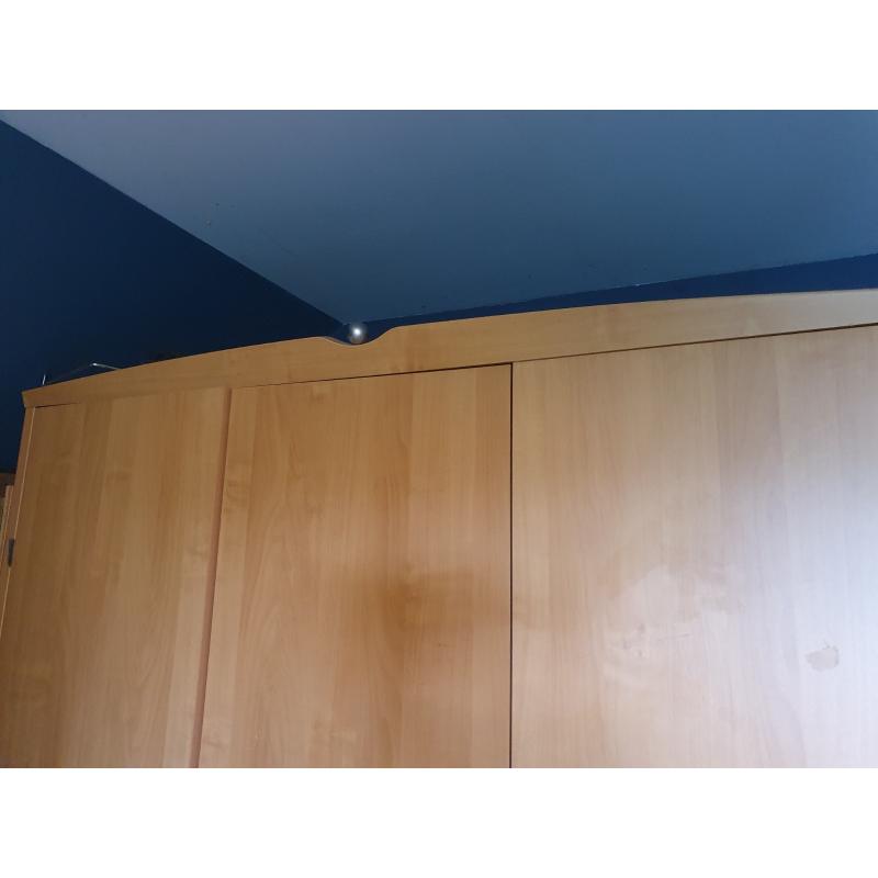 3 deurs kledingkast