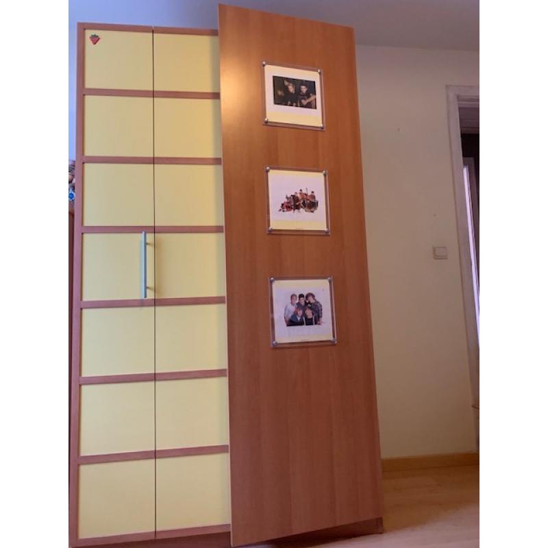Mooie kinderkamer (hoogslaper met bureau) en kleerkast