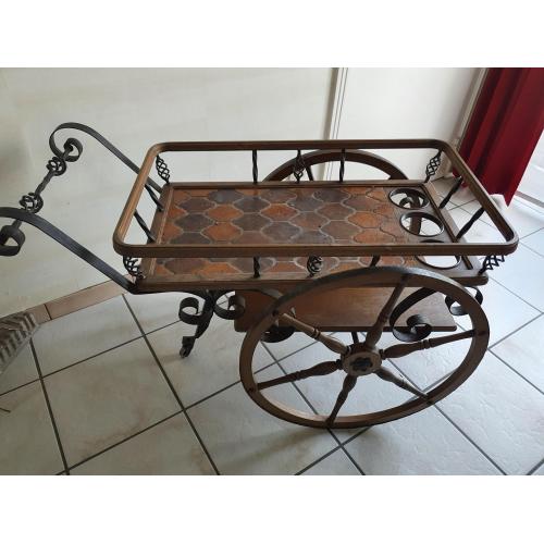 Exclusieve Antieke presenteerwagen         koopje !!! 95€