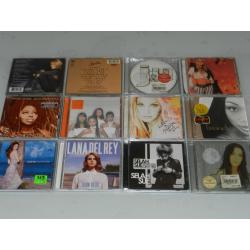 100-tal CD's pop, schlager, klassiek, wereld, metal, ...