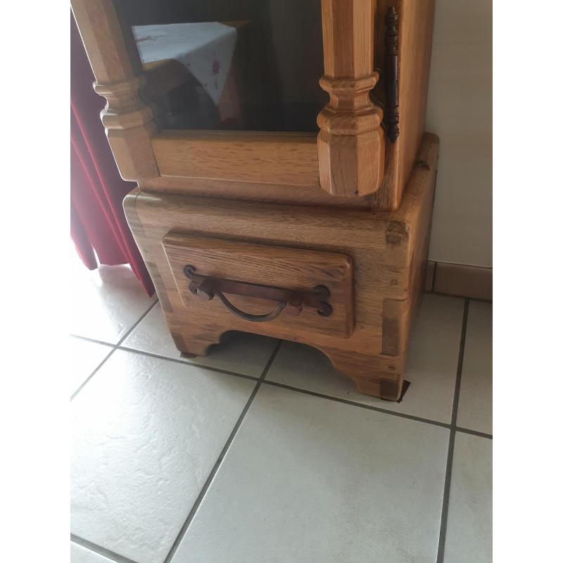 Prachtige eiken staande klok          MOET WEG WEGENS VERHUIS    195€