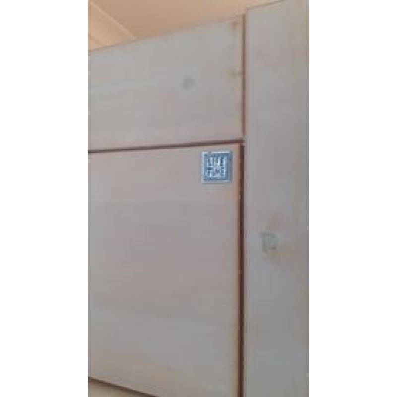 grenen white wash hoogslaper met bureau en kastje op wielen