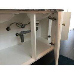 BADKAMER MEUBEL