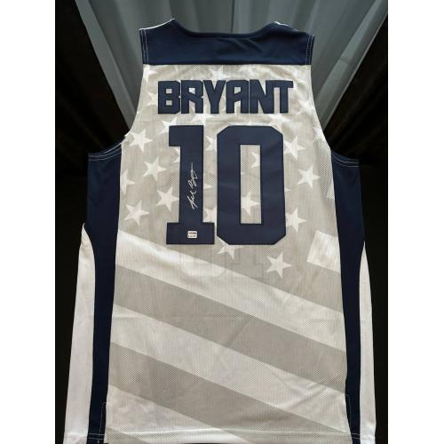 Jersey USA KOBE BRYANT # 10 gesigneerd gesigneerd Wit PSA / DNA