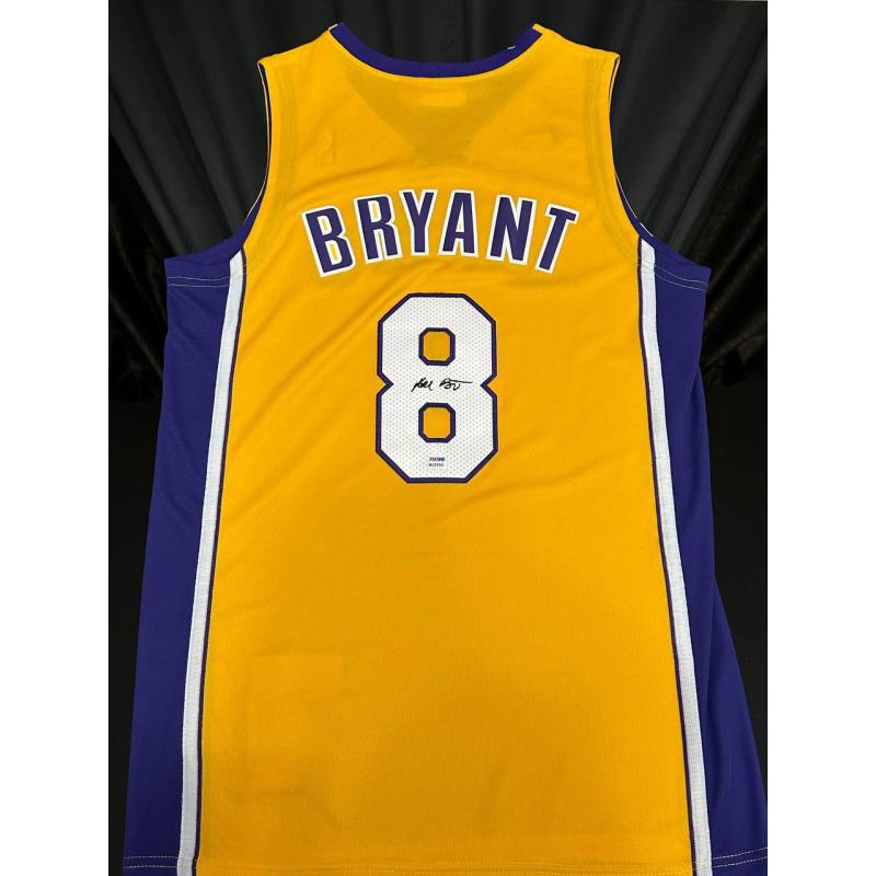 Gesigneerde gele trui Kobe Bryant Handgesigneerd PSA / DNA authenticatie