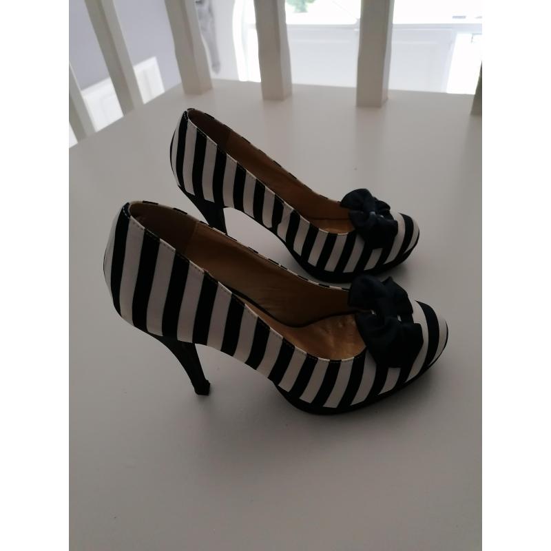 pumps maat 38 merk Gloeckner