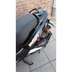 Scooter Sym JetX 50 cc zilvergrijs