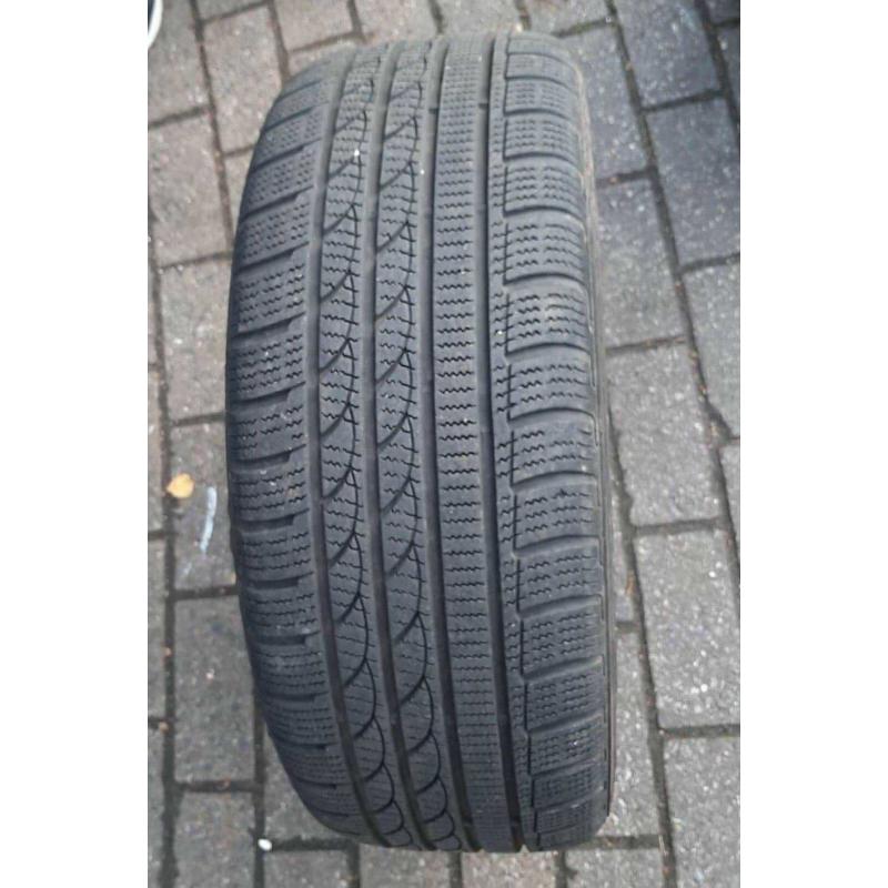4 winterbanden  op aluminium velgen maat 215/55R16 97HXL