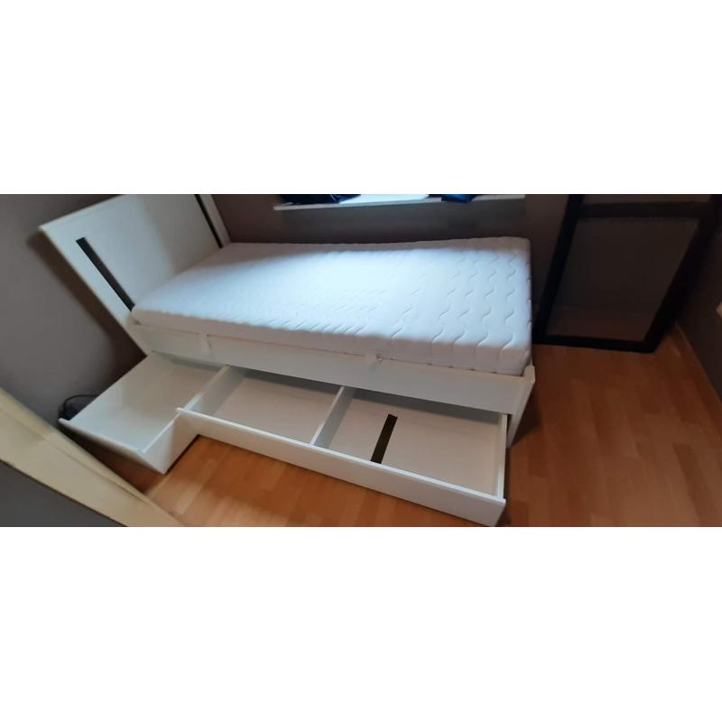 1 persoonsbed met opberglades, lattenbodem en matras