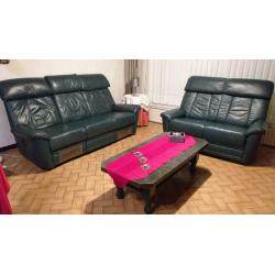 Leren salon petrol kleur met 2 relaxen, 3-zit en 2-zit