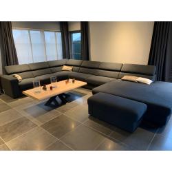zeer ruim hoeksalon incl. salontafel