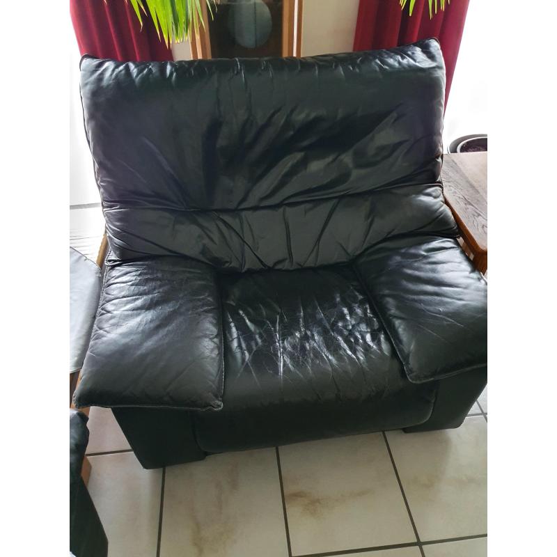 Volledig lederen salon en toebehoren  . weggeefprijs 695€