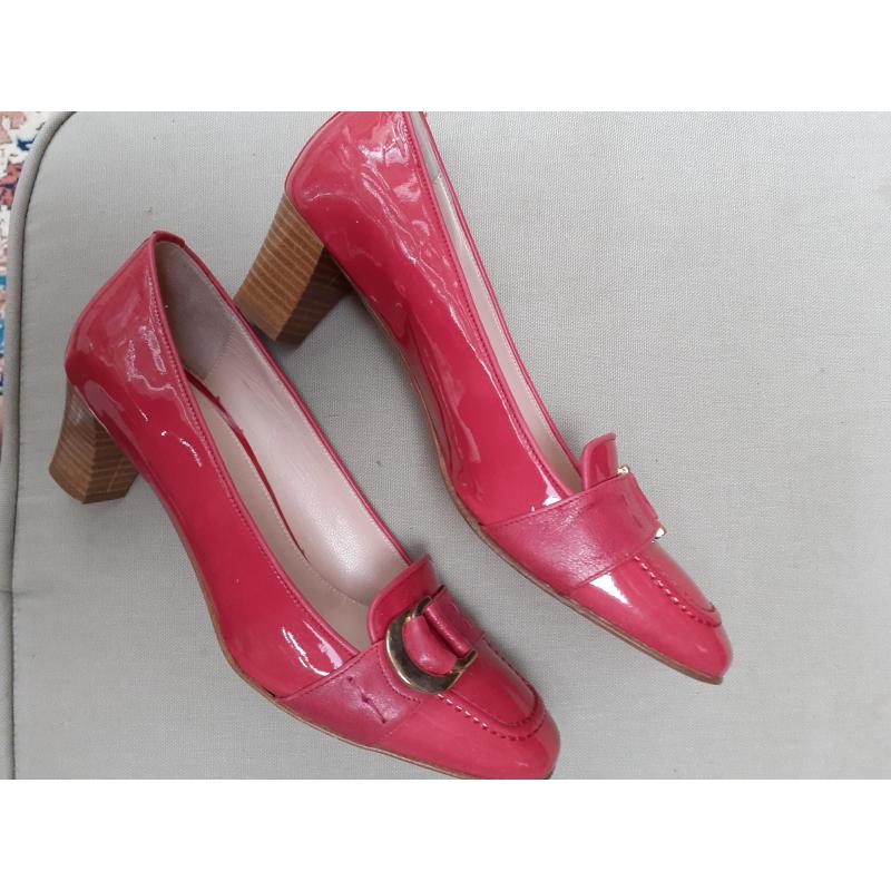 Voltan rode elegante schoen