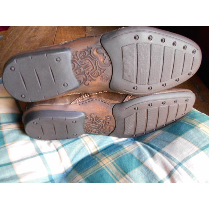 splinternieuwe lederen schoenen maruti