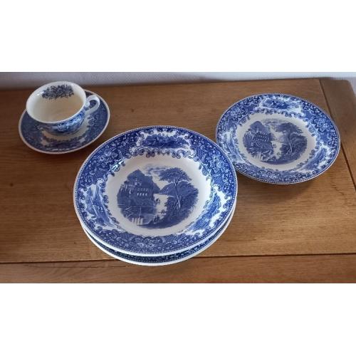 Servies Royal Spinx Maastricht Combridge Old England Petrus Regout