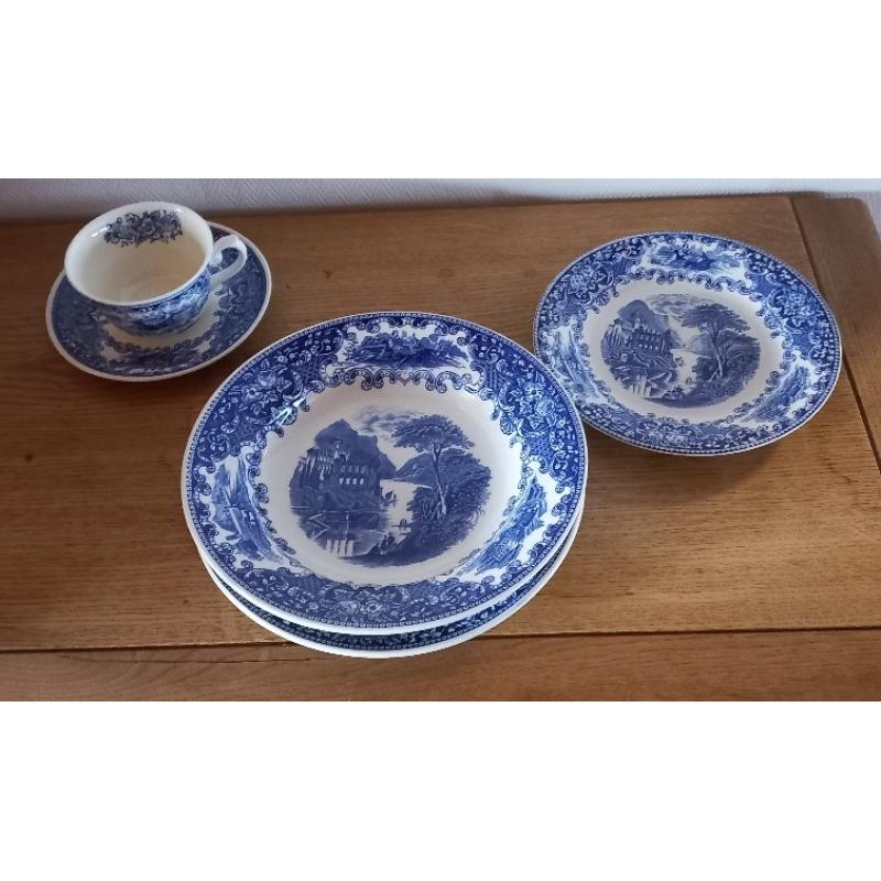 Servies Royal Spinx Maastricht Combridge Old England Petrus Regout