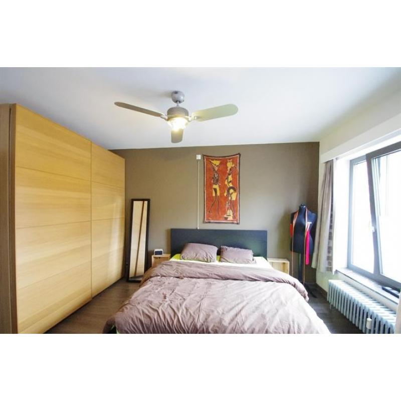 Tweepersoonsbed (Ikea MALM)  & 2 lattenbodems