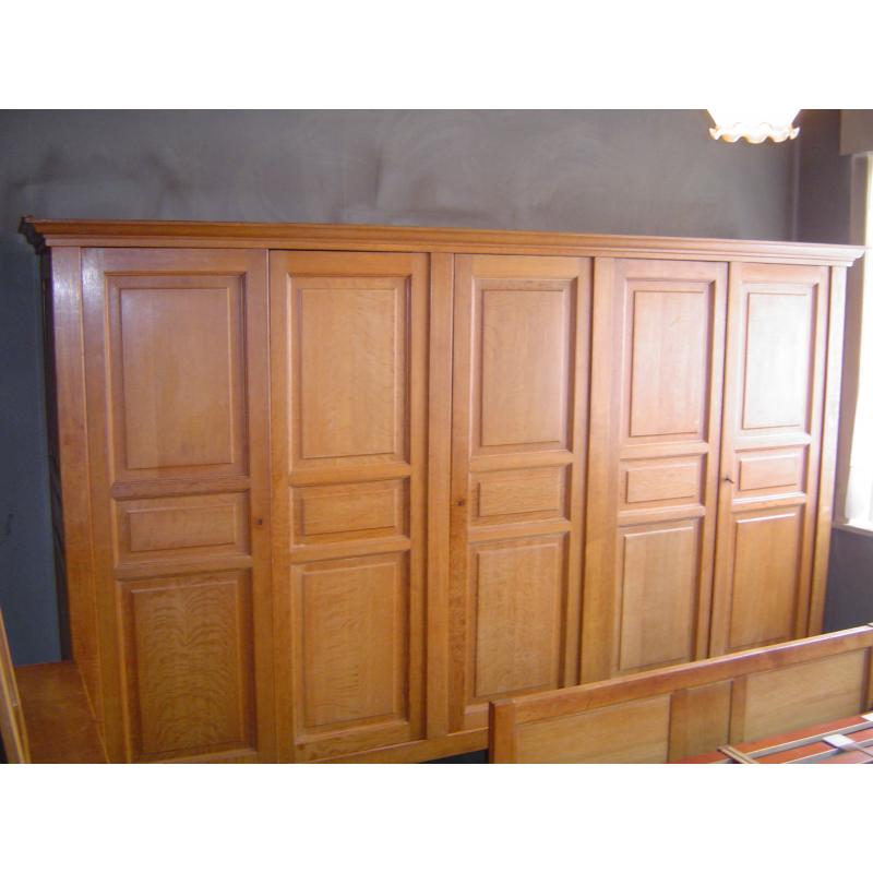 Slaapkamer - bed - kast  -  commode - kleerkast