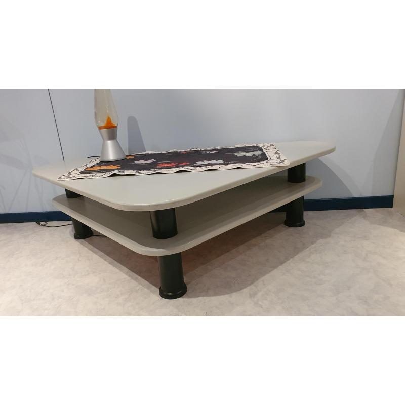 Moderne Hoek-Salontafel     WEG WEGENS VERHUIS          koopje