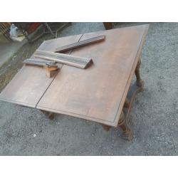 Te restaureren eettafel