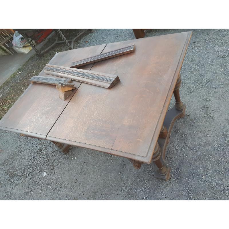 Te restaureren eettafel