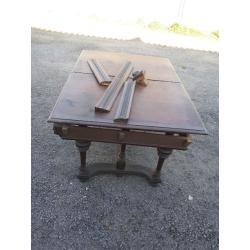 Te restaureren eettafel