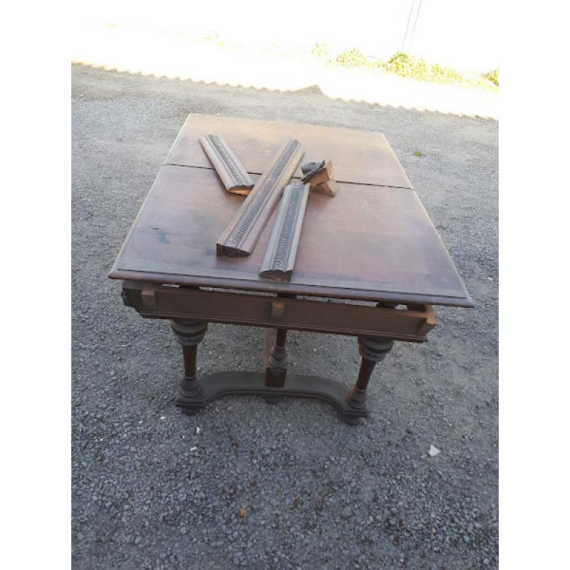 Te restaureren eettafel