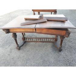 Te restaureren eettafel