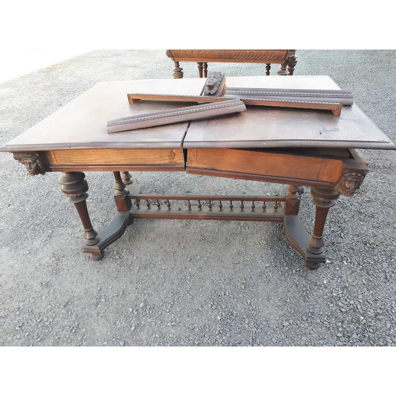Te restaureren eettafel