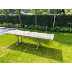 tuintafel in teak
