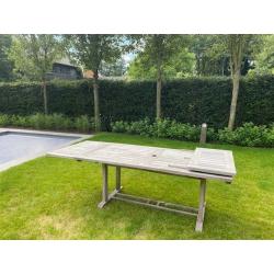 tuintafel in teak