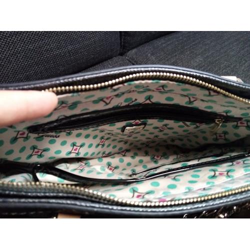 handtas van guess