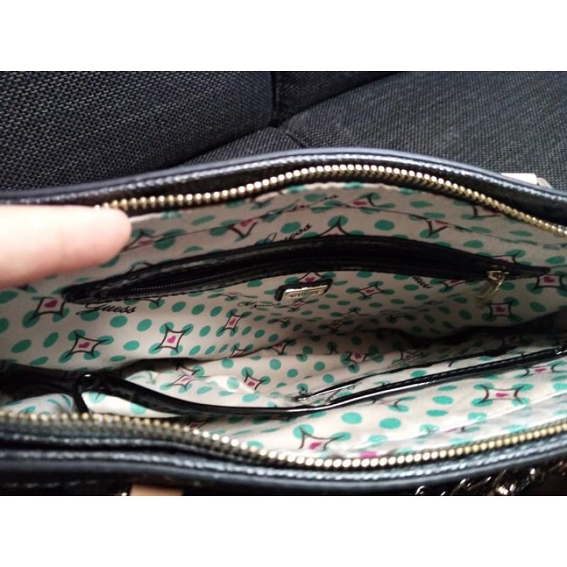 handtas van guess