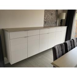 Moderne buffetkast in eik