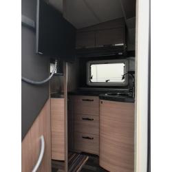 Prachtige mobilhome Knaus Skywave 700MEG half integraal