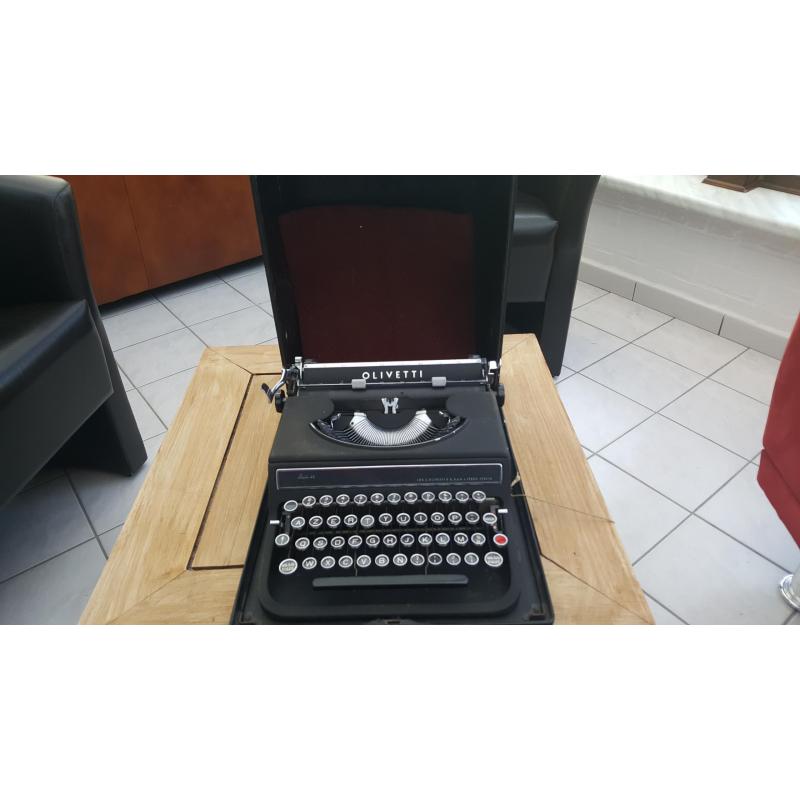 Antieken Typmachine Olivetti