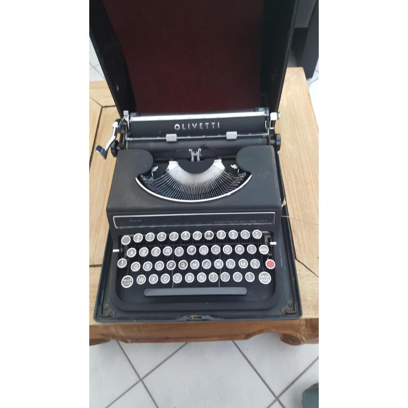 Antieken Typmachine Olivetti