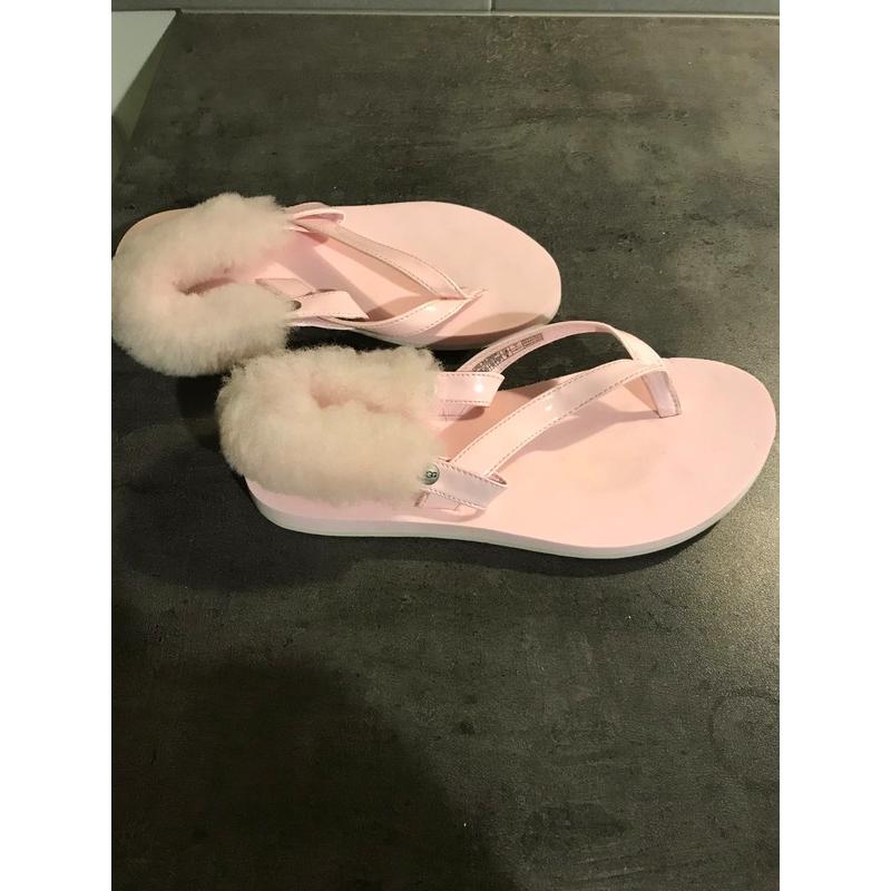 roze teenslippers UGG met bont