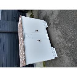 kast met spiegel