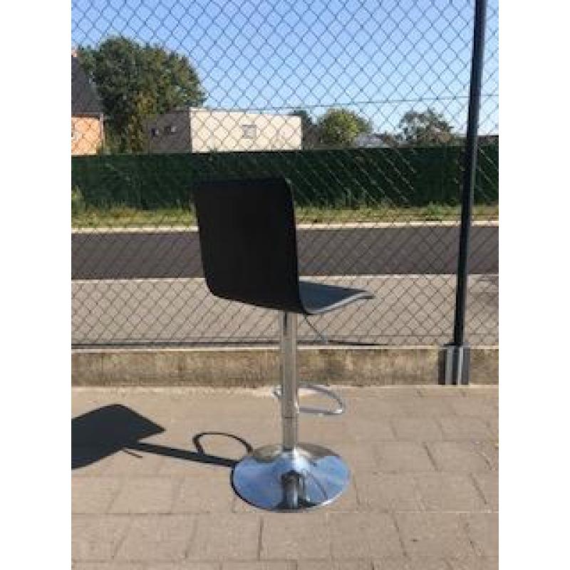 2 Zwarte barkrukken