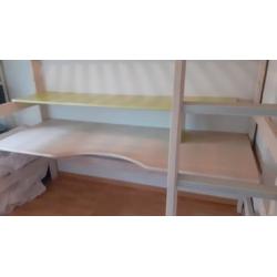 grenen white wash hoogslaper met bureau en kastje op wielen