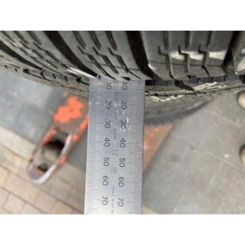 Set Winterbanden met velgen  215/65 R 16 Cford Transit Custum bwj 2019