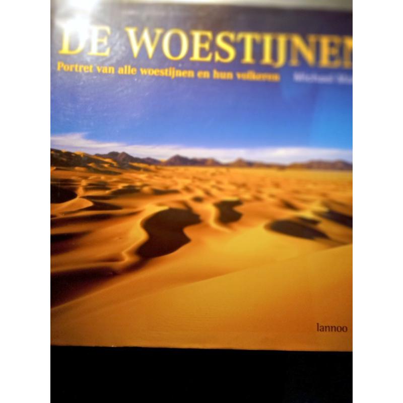BOEK DE WOESTIJNEN